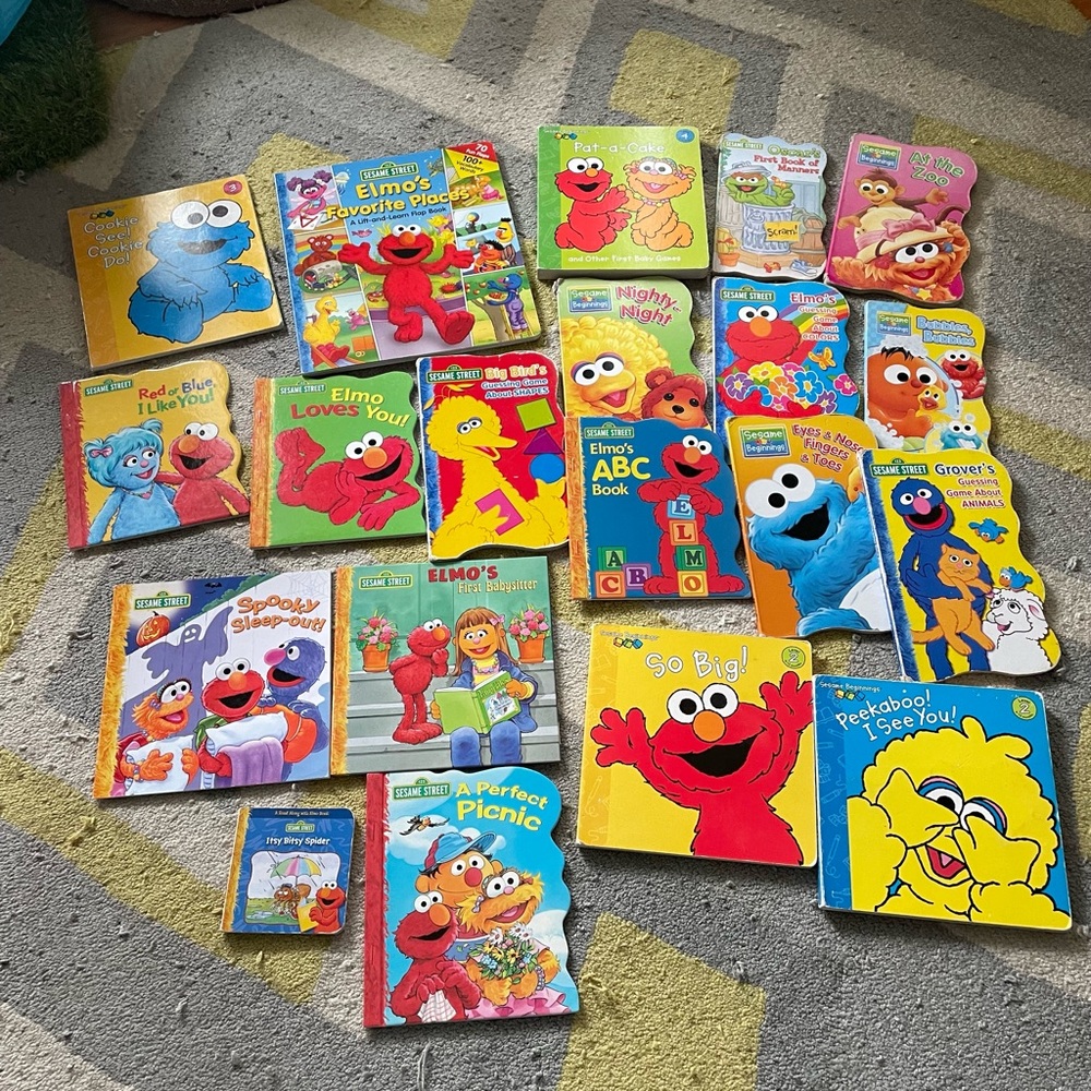22 Sesame Street books n 9 dvds